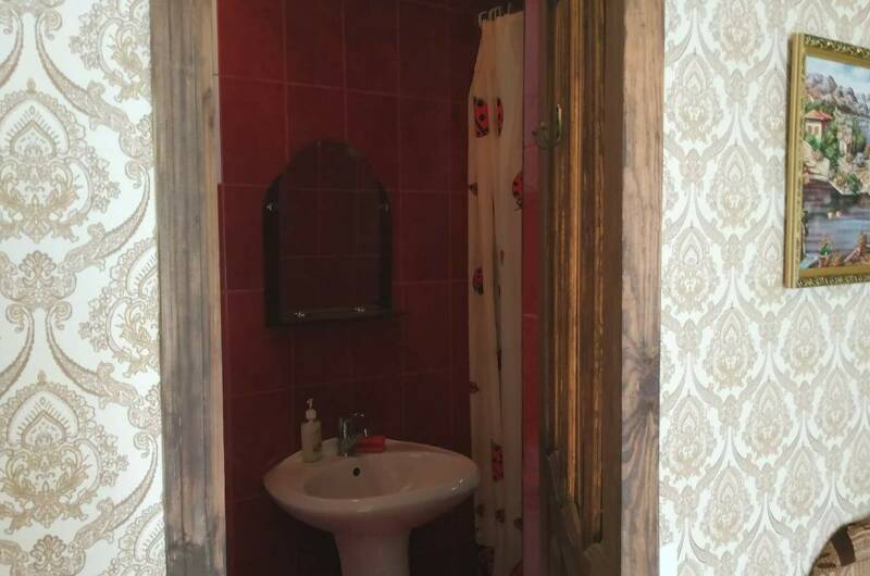 Трёхместный номер (второй этаж 3-й, 2-й номер)