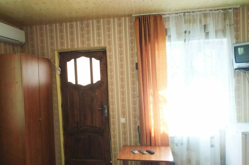 Трёхместный номер (второй этаж 3-й, 2-й номер)