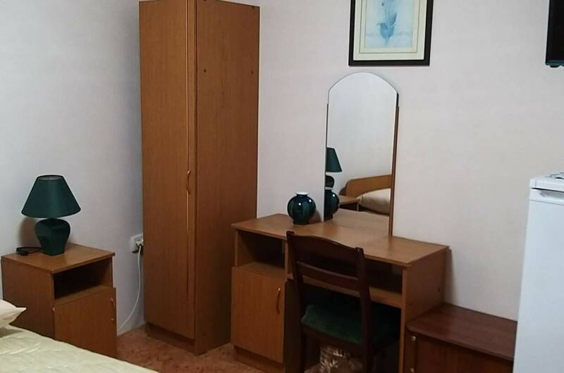 Двукомнатный четырехместный номер с кондиционером