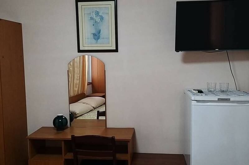 Двукомнатный четырехместный номер с кондиционером