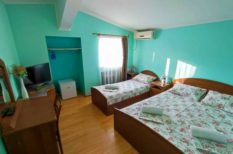 Семейный номер для 4х с частичным видом моря Ника