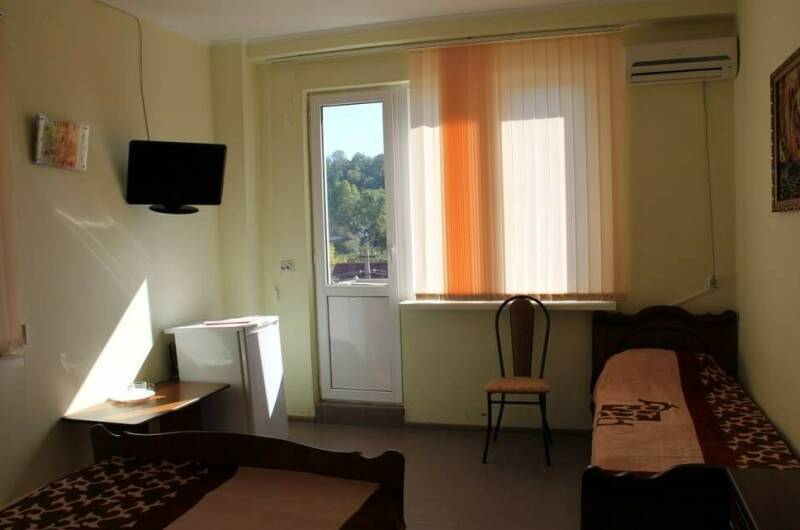 3-х местный номер «Полулюкс» с балконом, 2−3 этажи