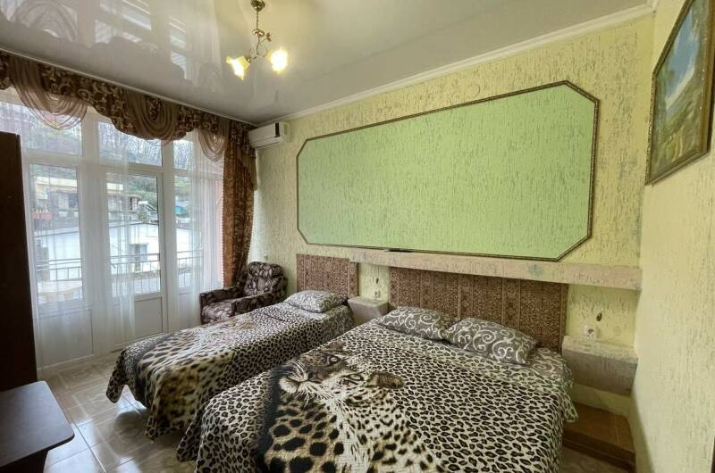 Стандарт 3-х местный с кондиционером и с балконом