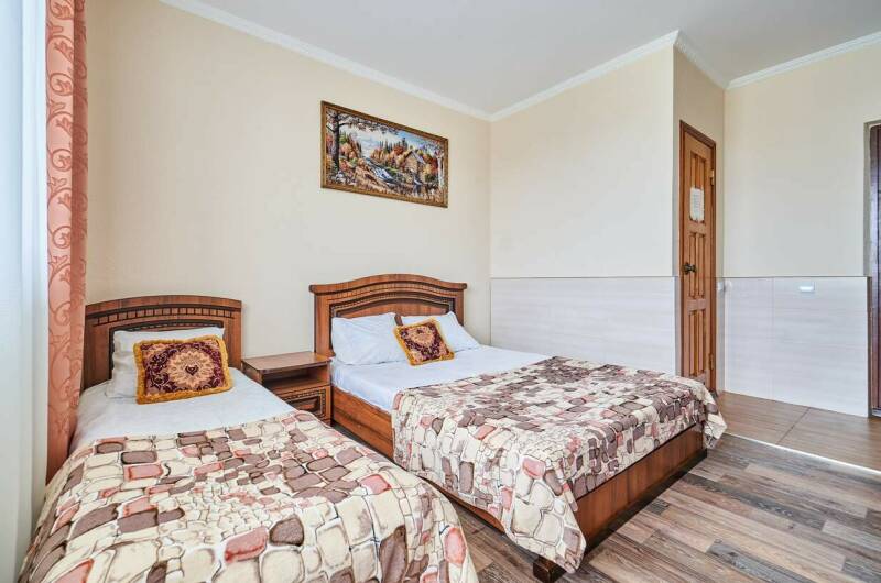 Четырехместный с удобствами в номере