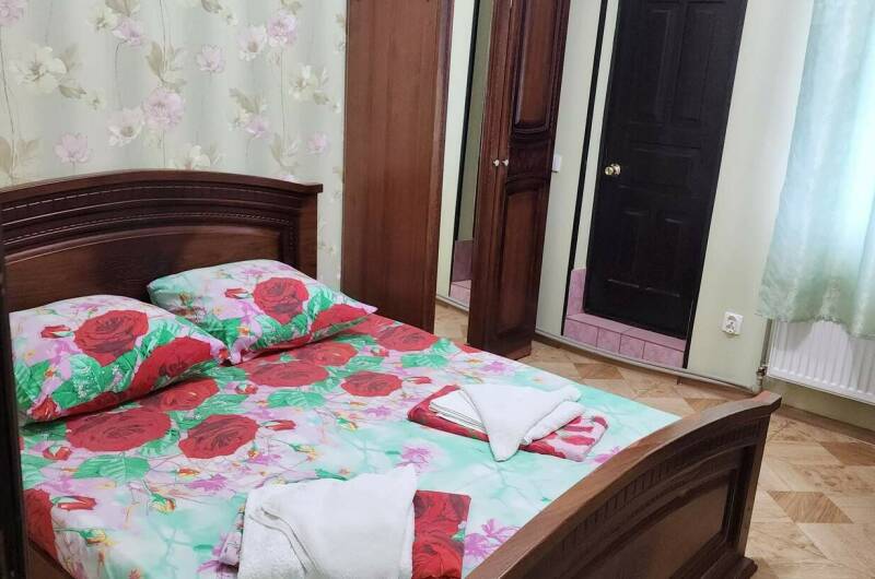 № 4 Номер на 4−6 человек с балконом на 2 этаже