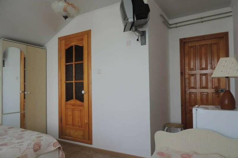 Трехместный номер (удобства в номере)