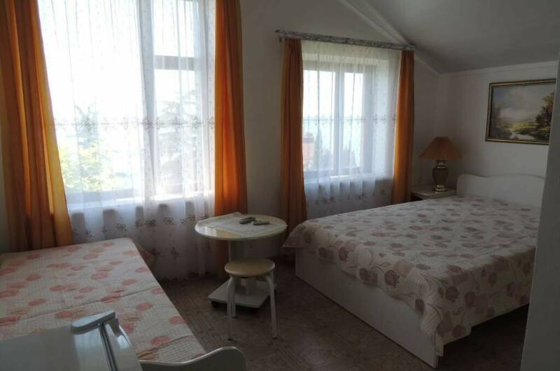 Трехместный номер (удобства в номере)