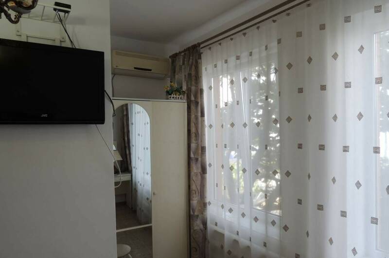 Четырехместный номер (удобства в номере)