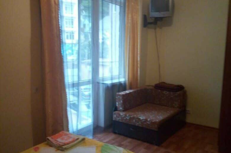 Трёхместный номер с балконом