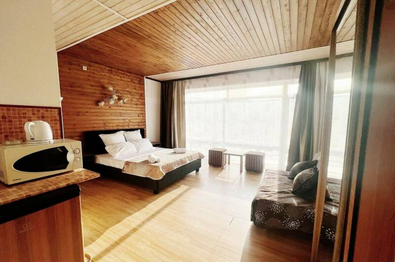 № 3 «Комфорт студио семейный»