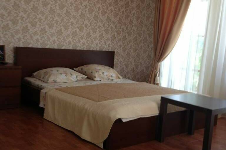 Трехместный