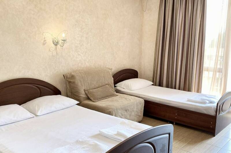 Стандартный 3х-местный с балконом