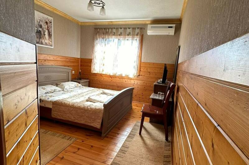 Двухмесьный на мансарде