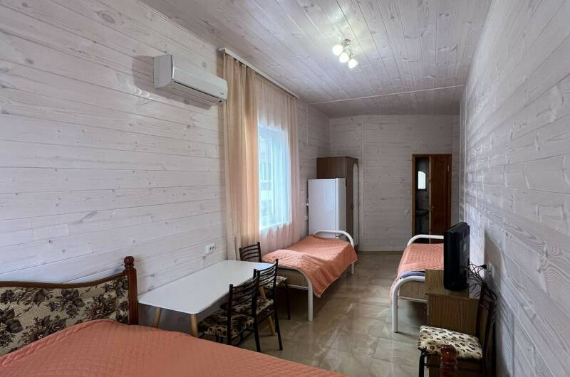 4 местная комната