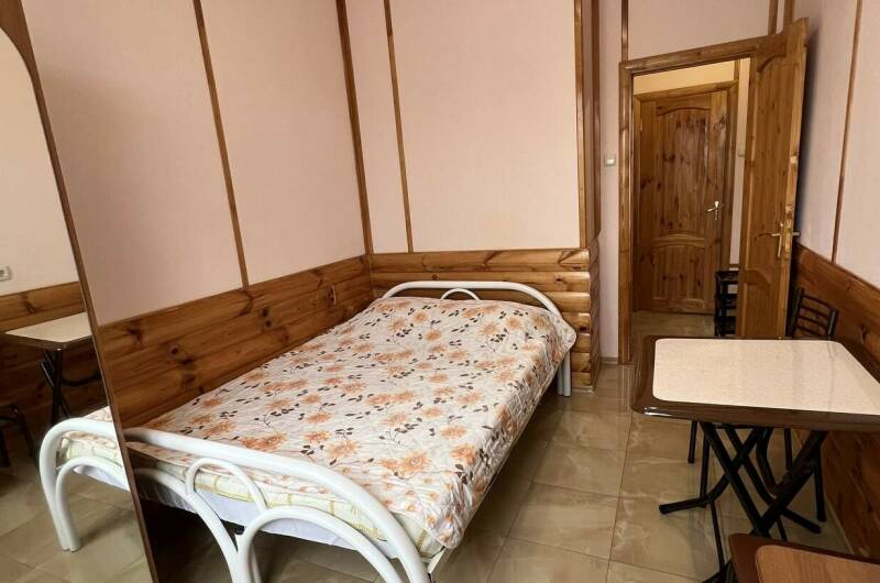 Шестиместная комната с двумя спальнями (4+2)