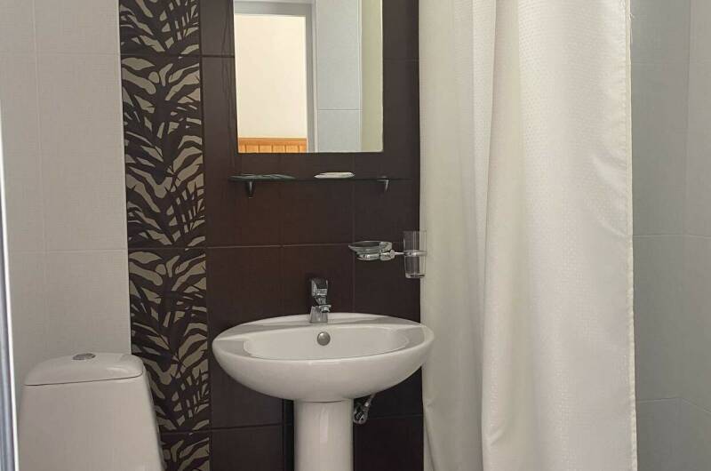 Улучшенный 3-х местный номер с балконом и сейфом