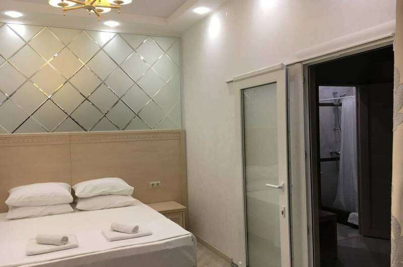 Двухкомнатный номер с выходом к бассейну