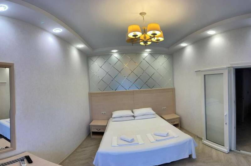 Двухкомнатный номер с выходом к бассейну