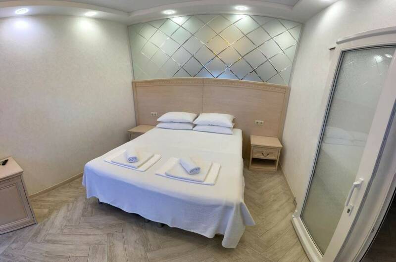 Улучшенный двухместный номер