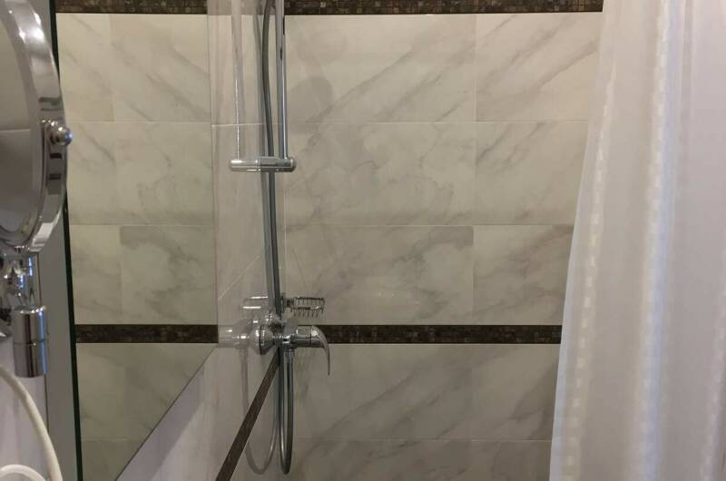 Улучшенный двухместный номер