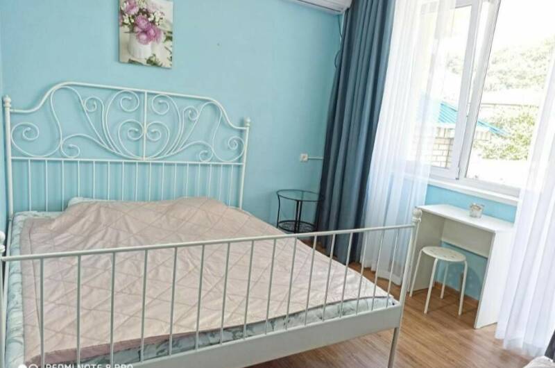 Трехместный номер с балконом