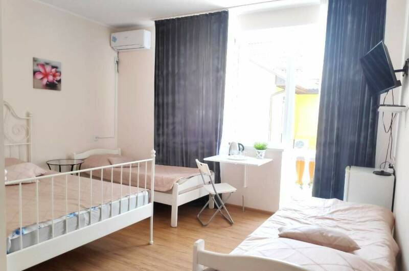 Четырехместный номер с балконом