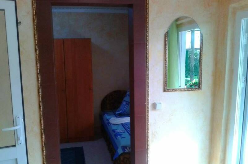 4-х местная комната на первом этаже с удобствами