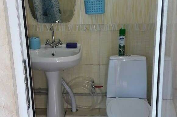 4-х местная комната на первом этаже с удобствами