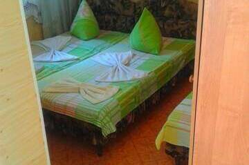 Комната с удобствами 3-х (2 этаж) с балконом