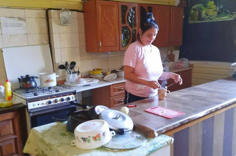 Номер на первом этаже.3 местный. Из двух комнат