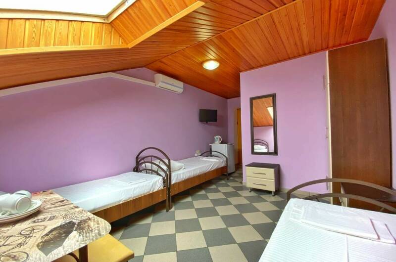 Трёхместный номер с 3-мя односпальными кроватями