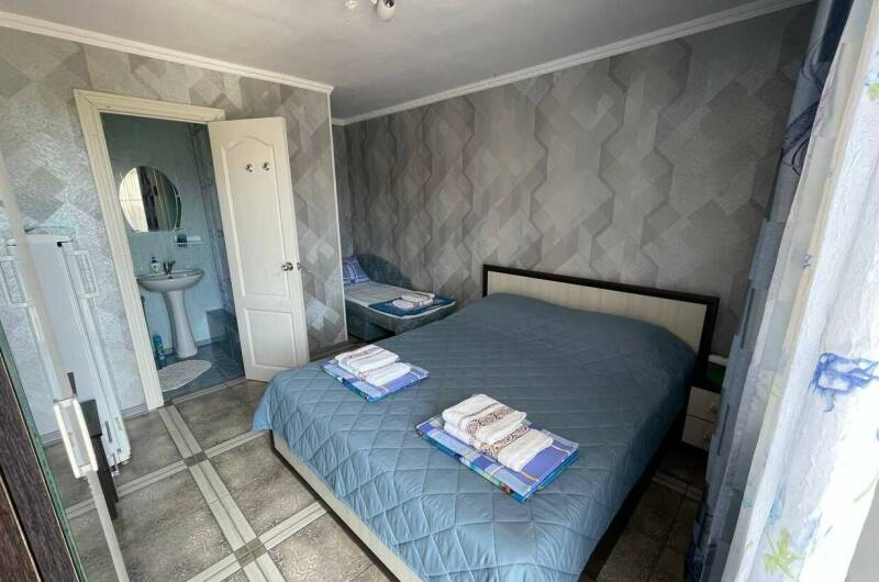 3 х местный с видом на море (на 2−3 чел)