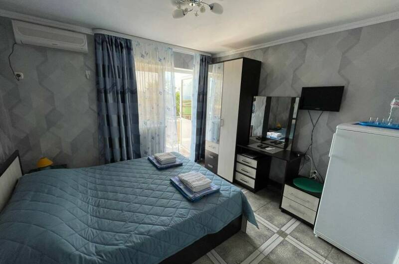 3 х местный с видом на море (на 2−3 чел)