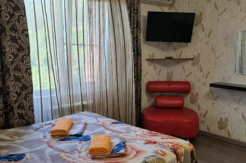 Двухкомнатный 4-х чел -кухня, стир маш, с\у лоджия