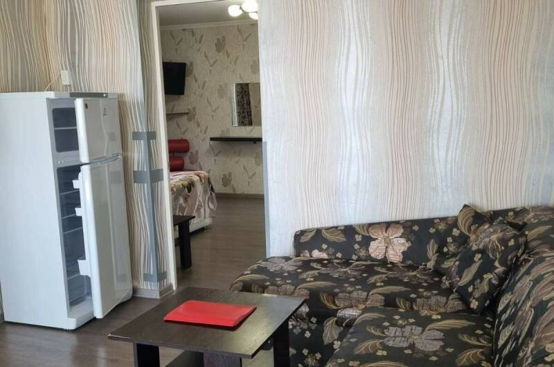 Двухкомнатный 4-х чел -кухня, стир маш, с\у лоджия