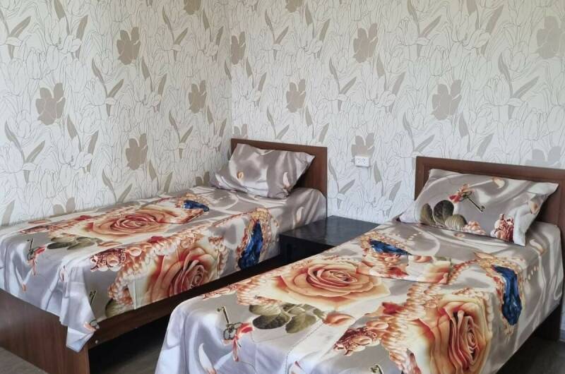 Двухкомнатный 4-х чел -кухня, стир маш, с\у лоджия