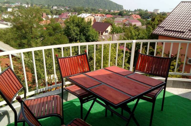 Двухкомнатный люкс -мансарда с кухней и балконом