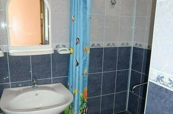 5 местный с душем в номере