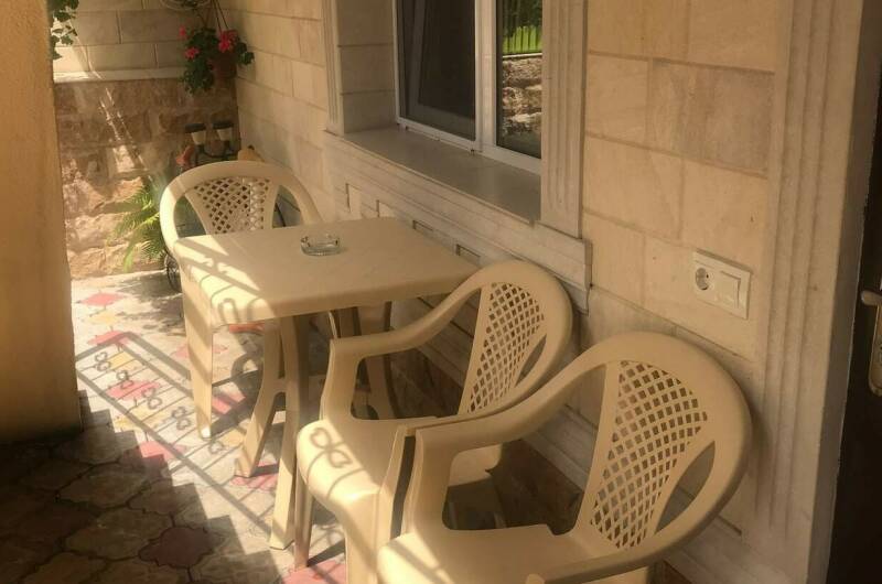 Однокомнатная квартира с кухней в коттедже на 1 эт