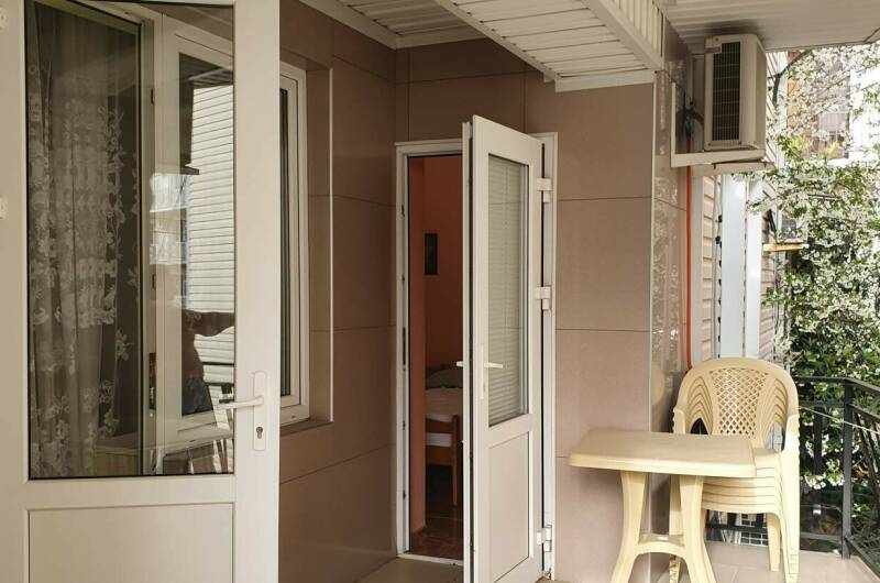 Двухкомнатный с балконом