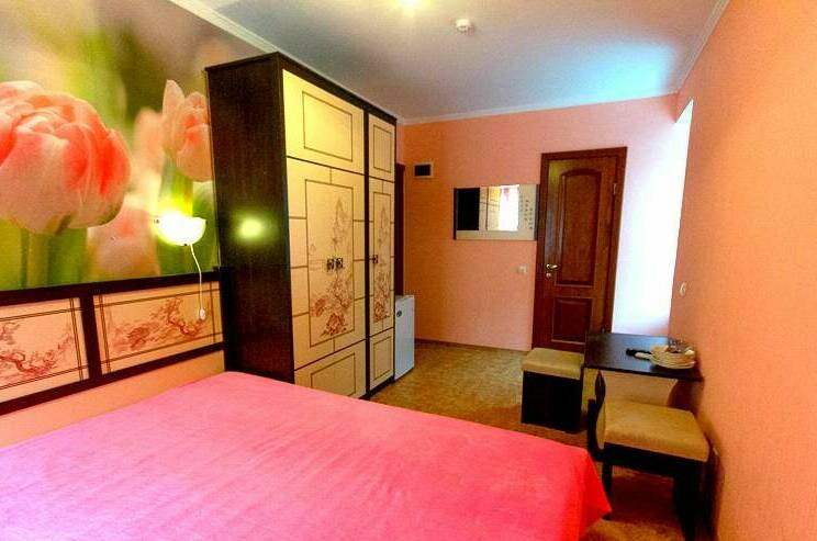 Трехместная комната с балконом