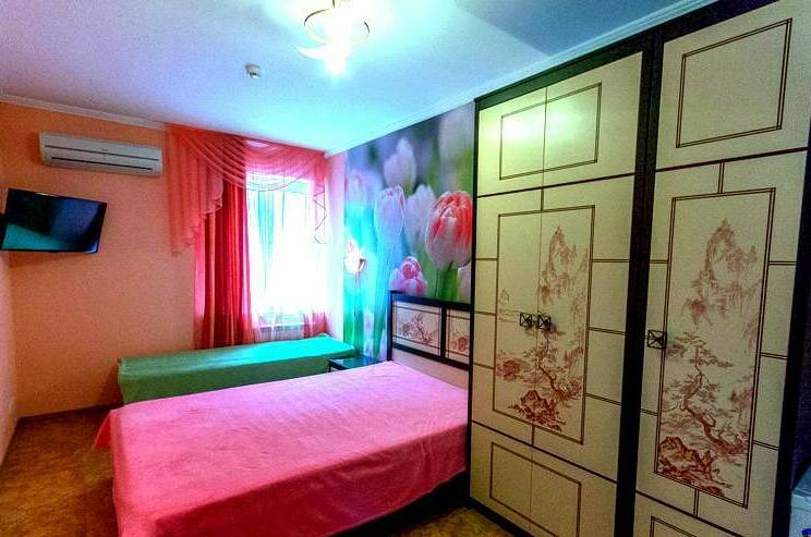 Трехместная комната с балконом