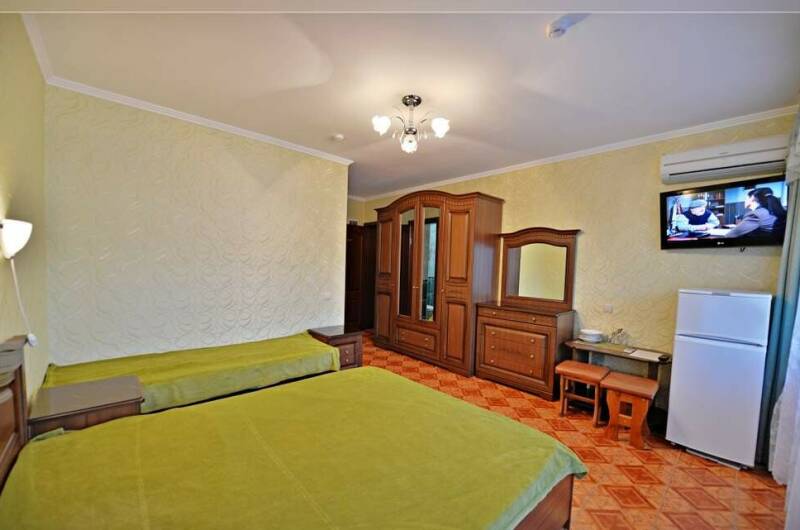 Трехместная комната балконом