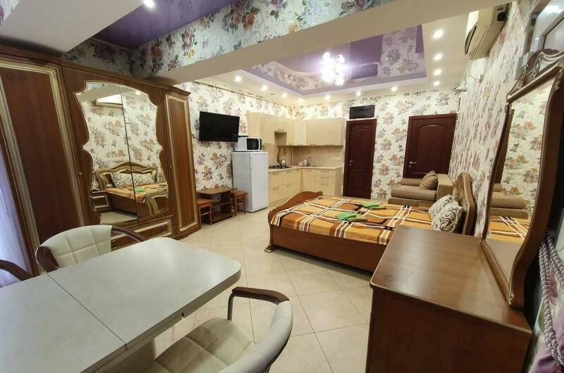 Комната с кухней на 4 человека