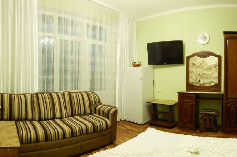 Трёхместная комната комфорт с балконом