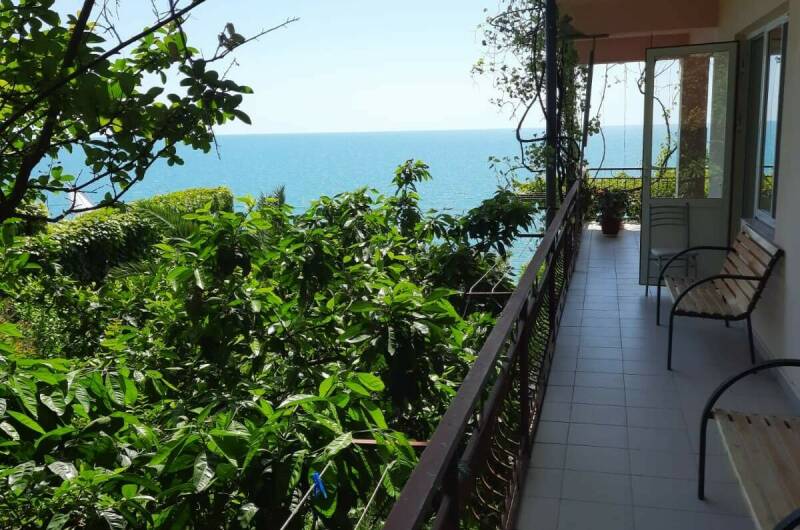 Трехместный номер 8 на первом этаже