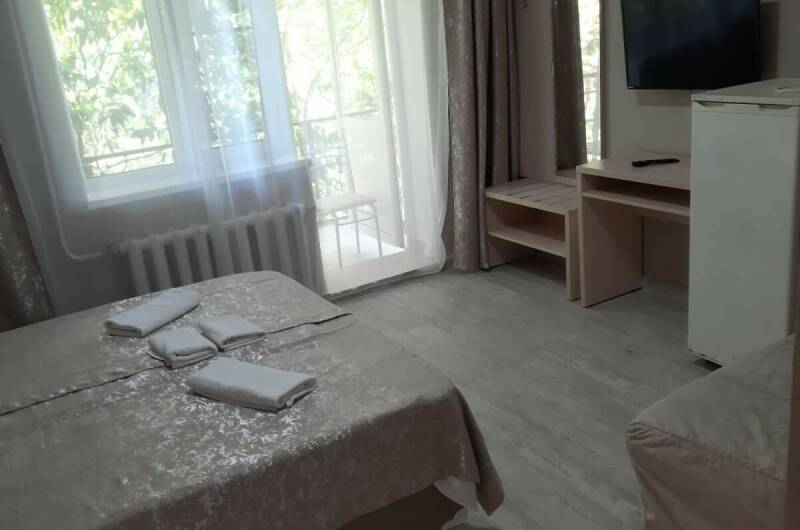 Трехместный номер 8 на первом этаже