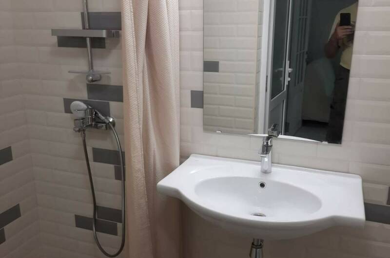 Двухкомнатный номер 8 на первом этаже