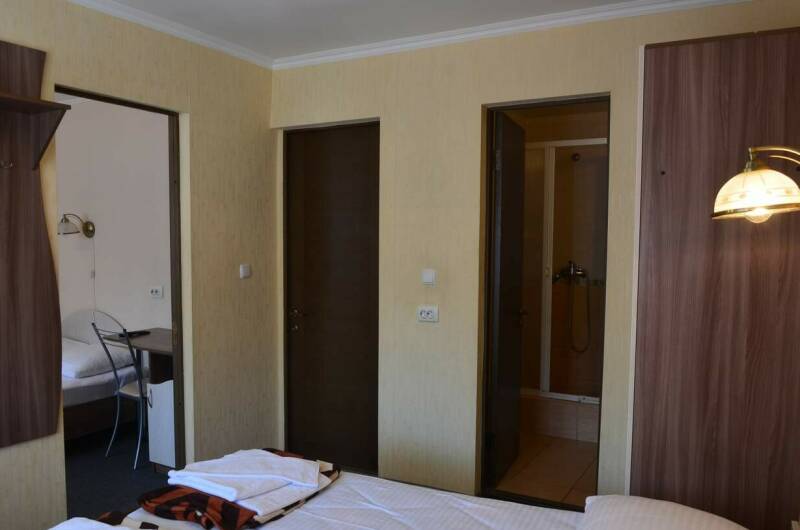 4-х местная двухкомнатная с балконом