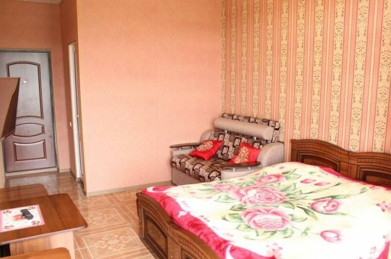 Улучшенный 4-х местный с балконом и видом на горы